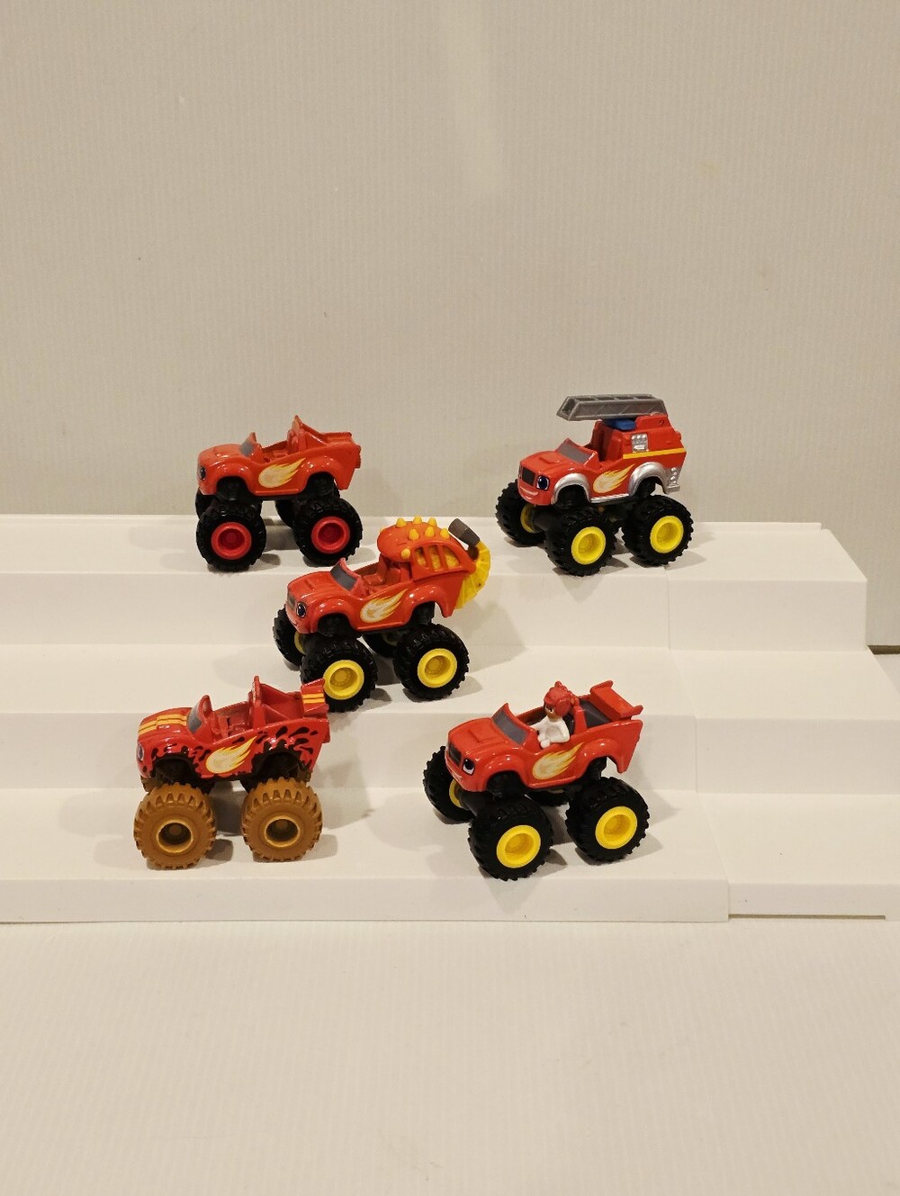 Blaze and the Monster Machines Diecast Blaze Truck Set
